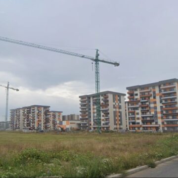 Brașov: Grandis continuă dezvoltarea în zona Tractorul și vrea să construiască peste 100 de apartamente. O parte din teren a fost rezervată pentru o școală și un teren de sport